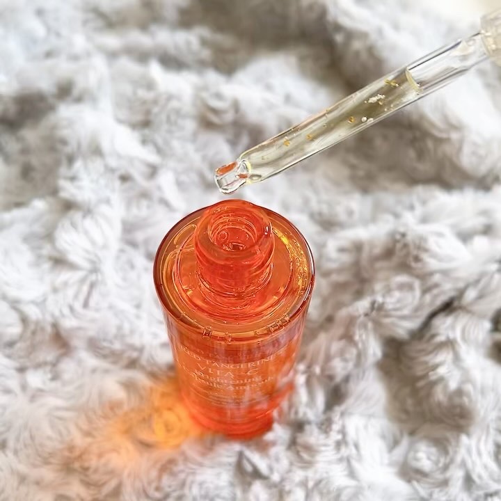 レッドタンジェリンVITA-Cカプセルセラム/DERMASHARE/美容液を使ったクチコミ（3枚目）