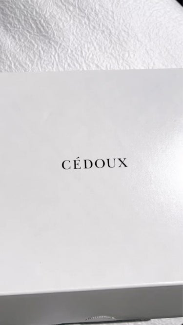 
CEDOUX　セドゥ
エモリエント　ハイドレーティング　ローション
　　　　120mL　　　　　　　13,000円(税込)

届いて開封した時の驚きと喜び

商品をとても大切にしてるのが伝わってくるロ