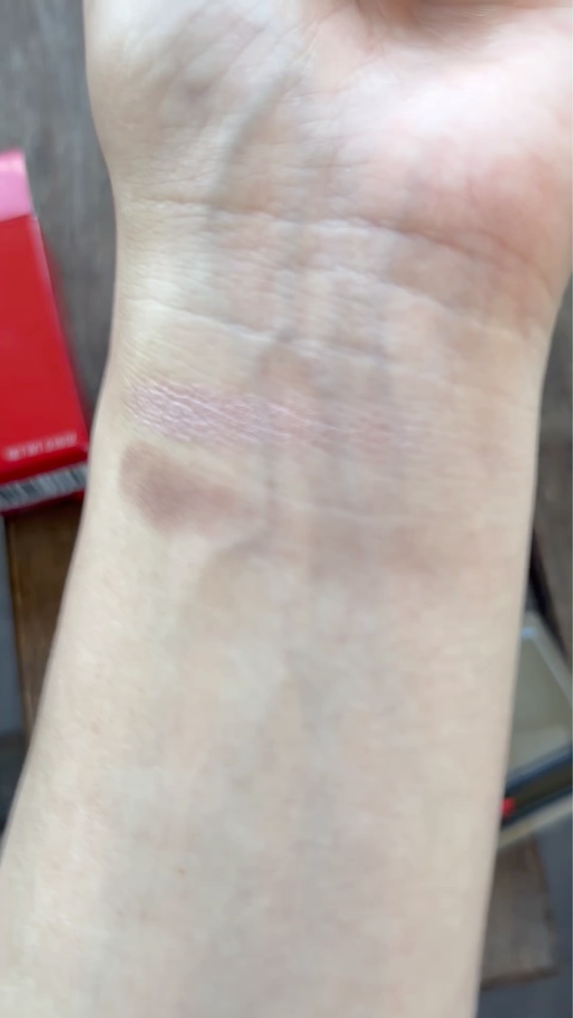 アブラカダブラ ルデュオ/クリスチャン ルブタン/アイシャドウパレットの動画クチコミ3つ目