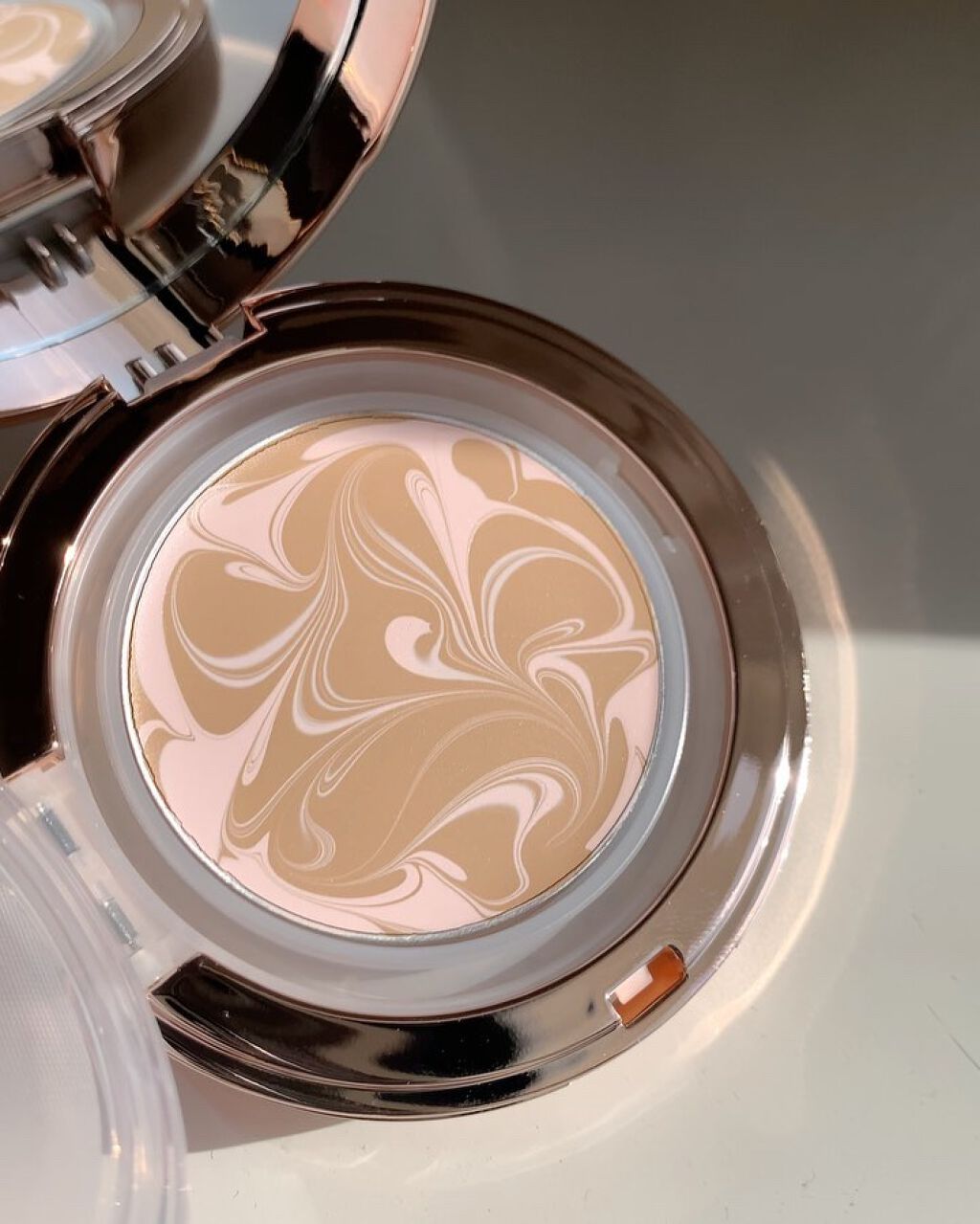 マットティントレザー/LUNA/リップティントの動画クチコミ3つ目