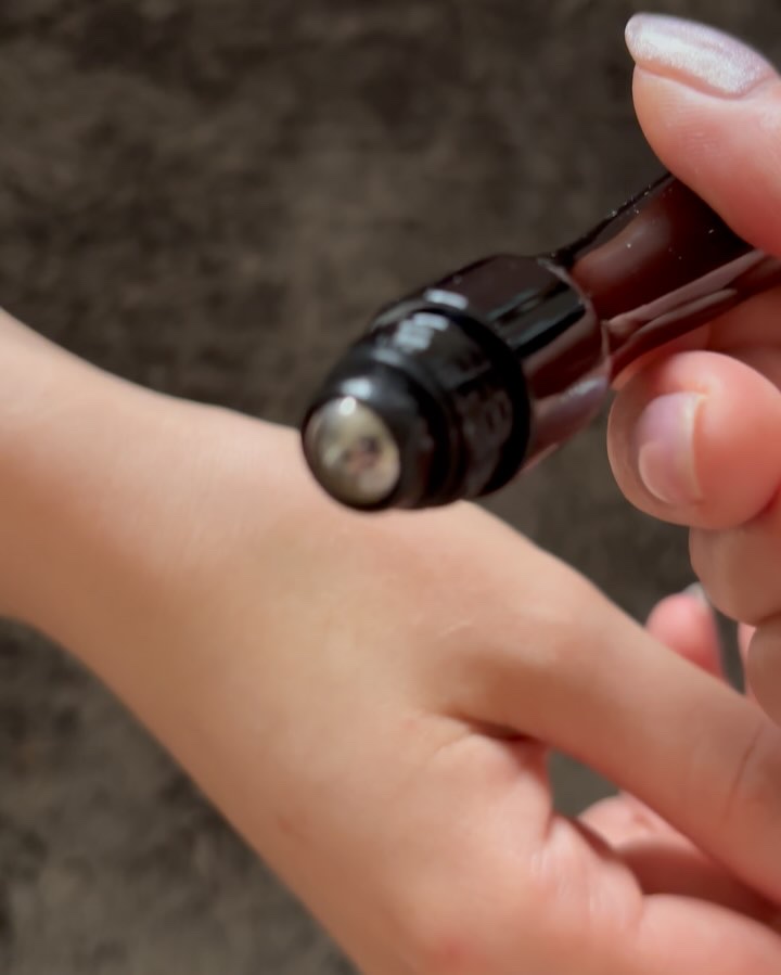 リセラージュ 目元美容液 ローラー スティック/Recellage/アイケア・アイクリームを使ったクチコミ（3枚目）