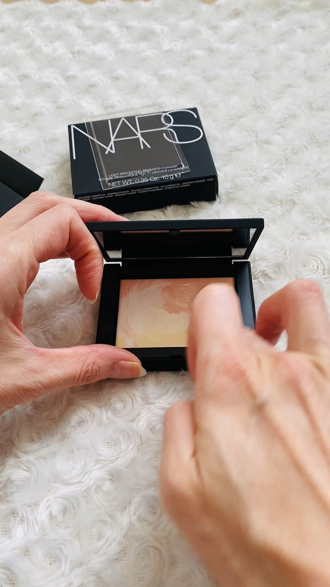 ライトリフレクティング プリズマティックパウダー/NARS/プレストパウダーを使ったクチコミ（1枚目）