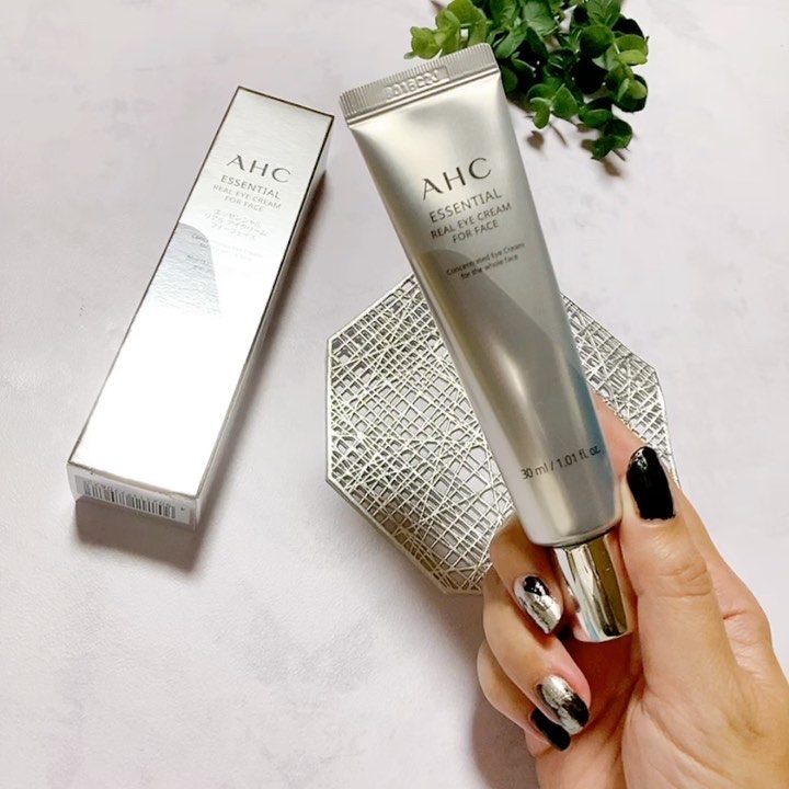 エッセンシャル リアル アイクリーム フォーフェイス/AHC/アイケア・アイクリームを使ったクチコミ（2枚目）