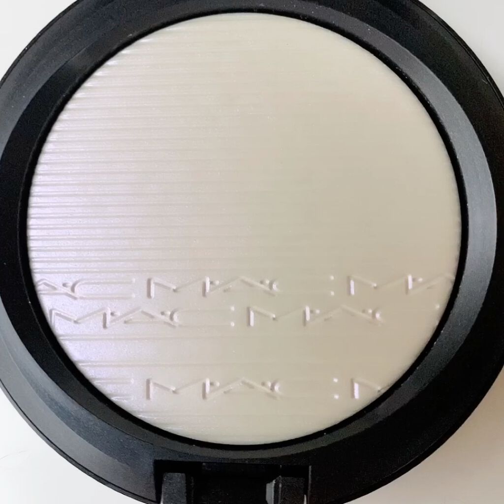 エクストラ ディメンション スキンフィニッシュ/M・A・C/プレストパウダーを使ったクチコミ（2枚目）