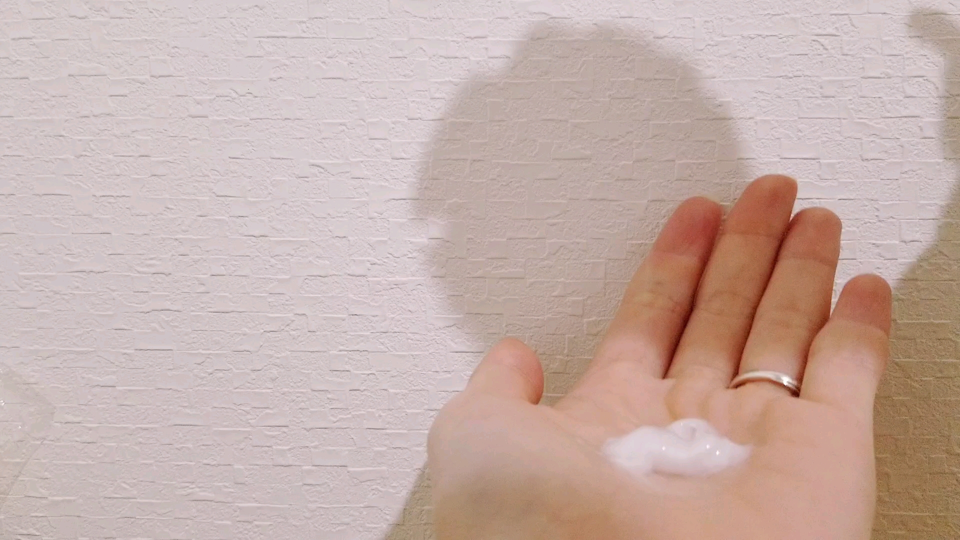 ミラクルズ リッチモイスチャー シャンプー／トリートメント/パンテーン/市販シャンプーの動画クチコミ1つ目