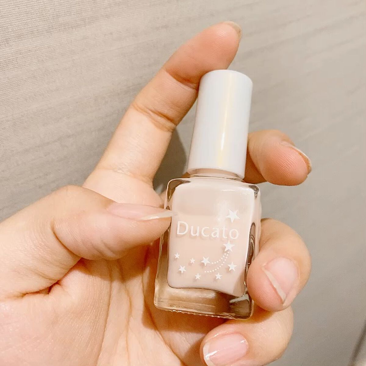 発色UPベースコート/デュカート/ネイルトップコートの動画クチコミ2つ目