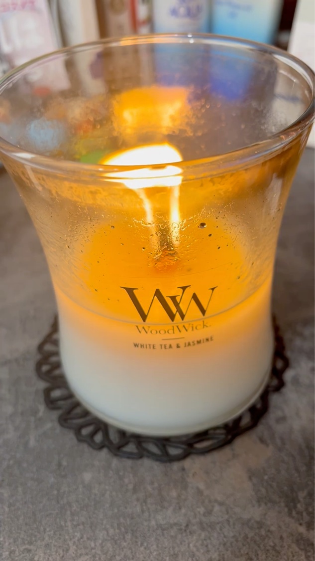 Wood Wick ホワイトティー&ジャスミン/Wood Wick/アロマキャンドルを使ったクチコミ（2枚目）
