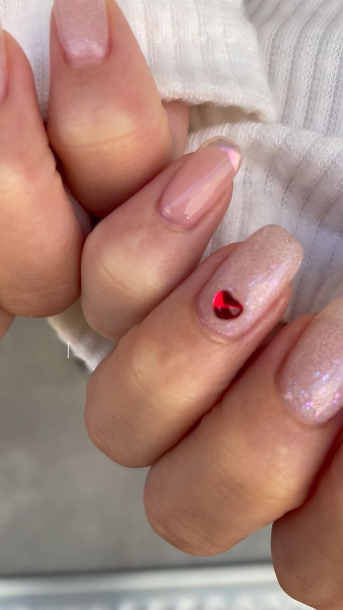 #ちゅるんネイル,#韓国ネイル,#ワンホンネイル,#ピンクネイル,#キラキラネイル,#ユニコーンネイル,＃マグネットネイルのネイルデザイン