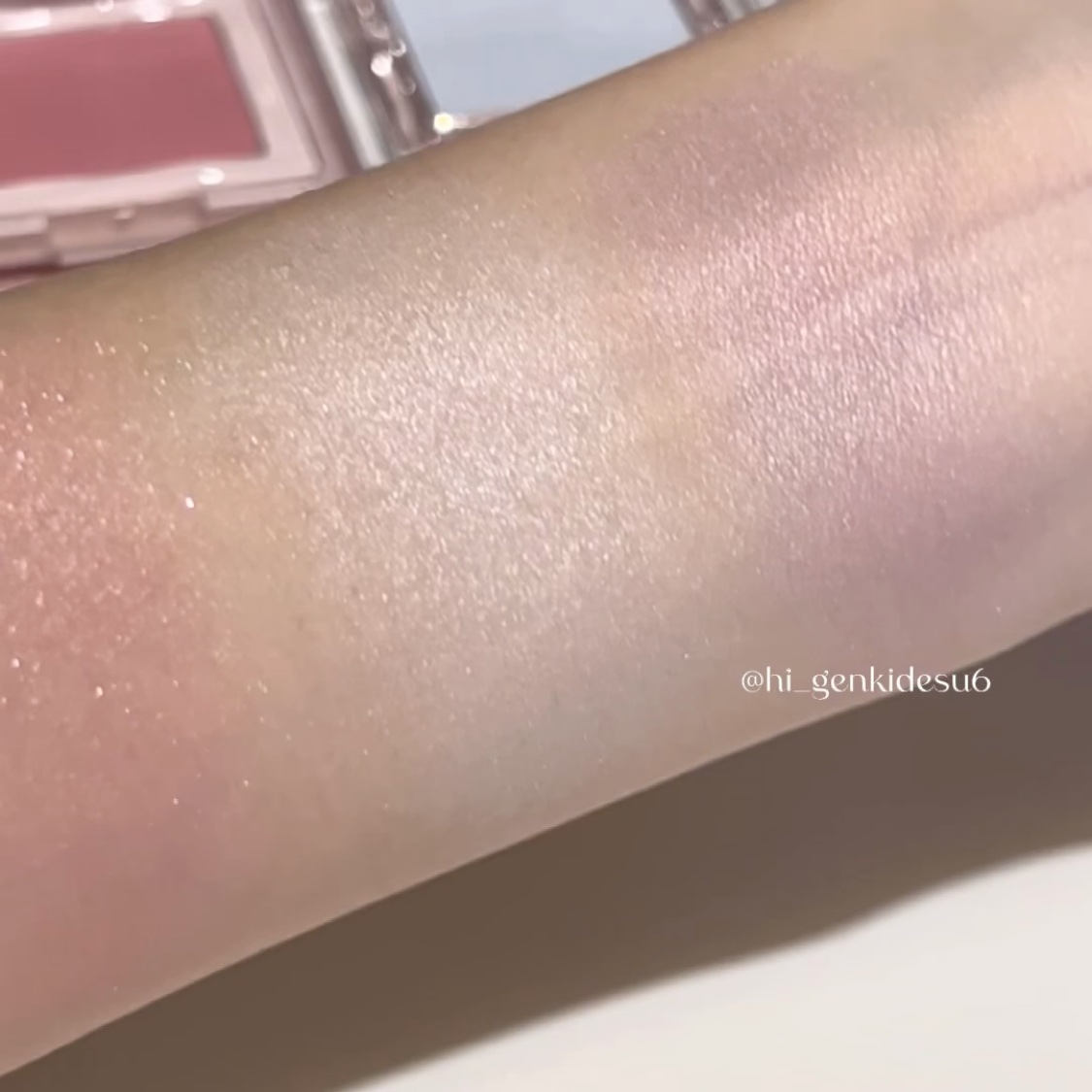 ベイクドブラッシュ/Glint/パウダーチークの動画クチコミ2つ目