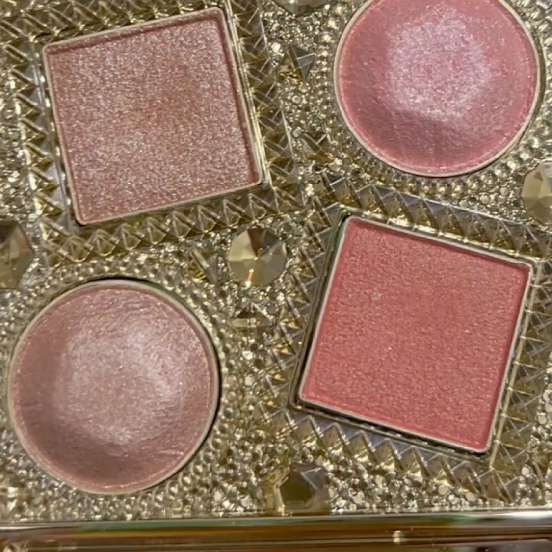 【新品】エレガンス　Elegance ヌーヴェルアイズ　29 エレガンス ヌーヴェル アイズ 29 ⁄ Elégance(エレガンス) | LIPS