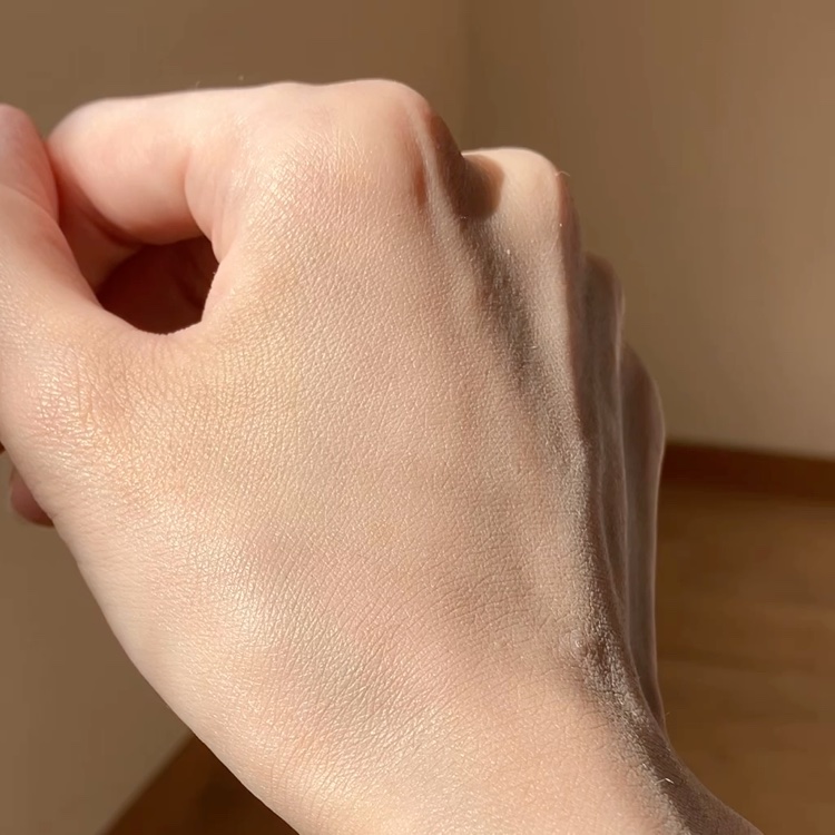 ライブリースキン　ウェア/KANEBO/クリーム・エマルジョンファンデーションの動画クチコミ1つ目