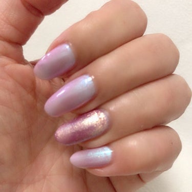 nails inc. スパークル ライク ア ユニコーン ネイルポリッシュデュオのクチコミ「ユニコーン ネイルって貝殻みたいで可愛いよね🐚💕
夏って感じ🏖

薬指はユニコーンカラーの上か.....」（3枚目）