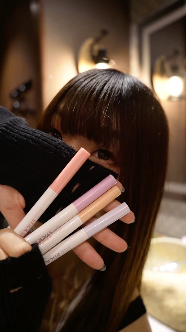 i'm Stick Shadow Glitterr/i’m meme/スティックアイシャドウを使ったクチコミ（2枚目）