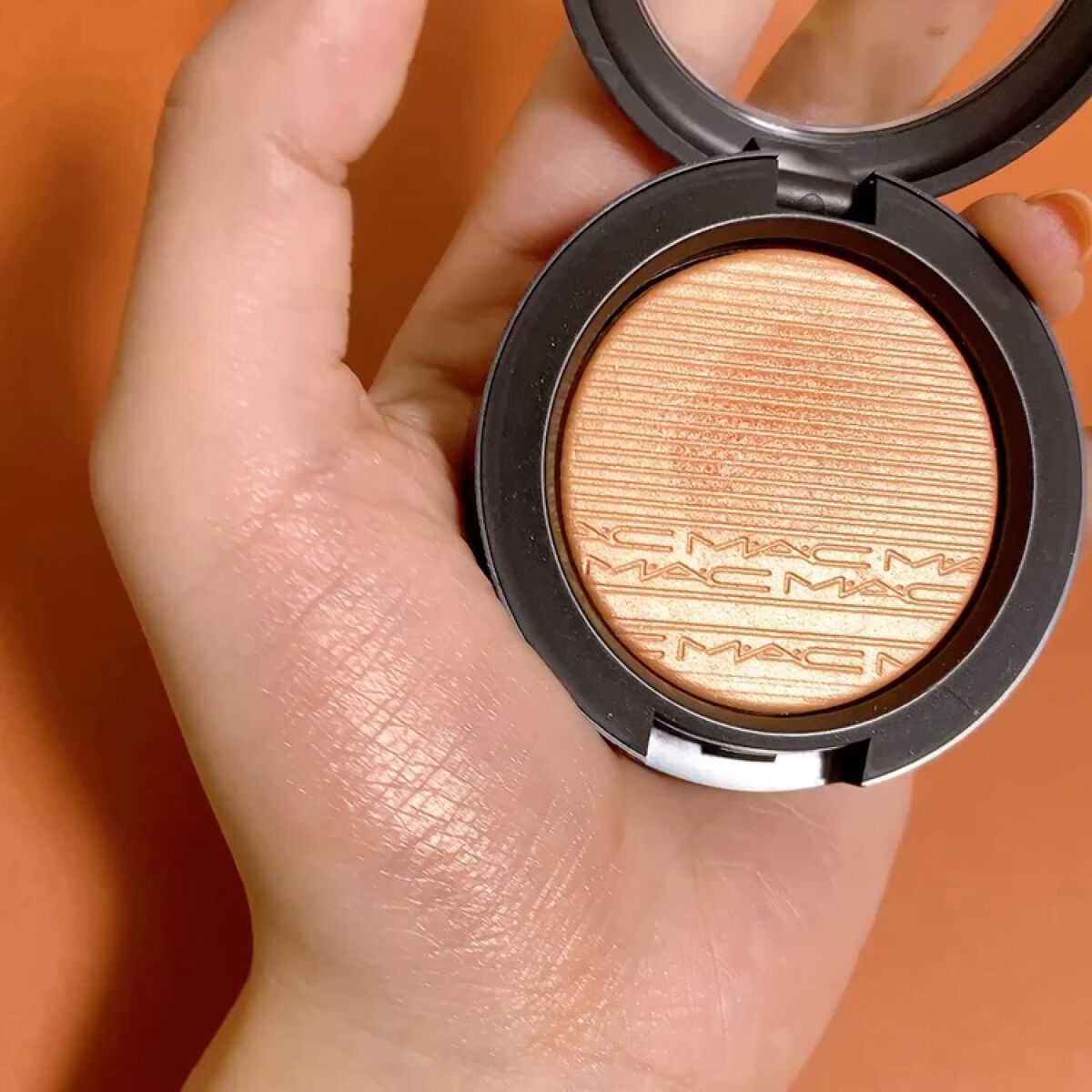 プリズムライトブラッシャー/the SAEM/パウダーチークの動画クチコミ2つ目