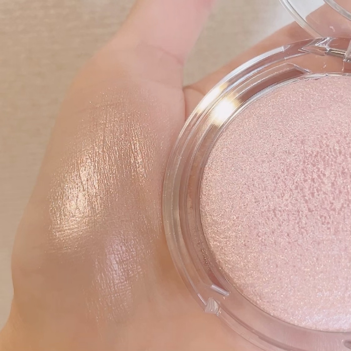 ネーミング フラッフィーベイクド ハイライター/NAMING./パウダーハイライトの動画クチコミ5つ目