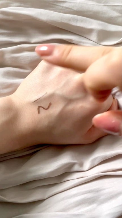 「密着アイライナー」ショート筆リキッド/デジャヴュ/リキッドアイライナーを使ったクチコミ(3枚目)