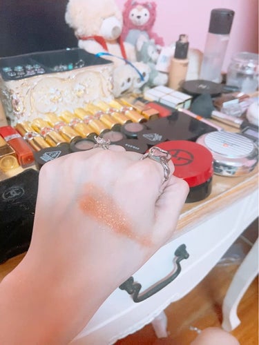 e.l.f. Cosmetics ベイクドハイライターのクチコミ「また好きな私物を紹介してる♡♡♡
私いまeye mouseを使ってる 
めっちゃびっくりしまし.....」（3枚目）