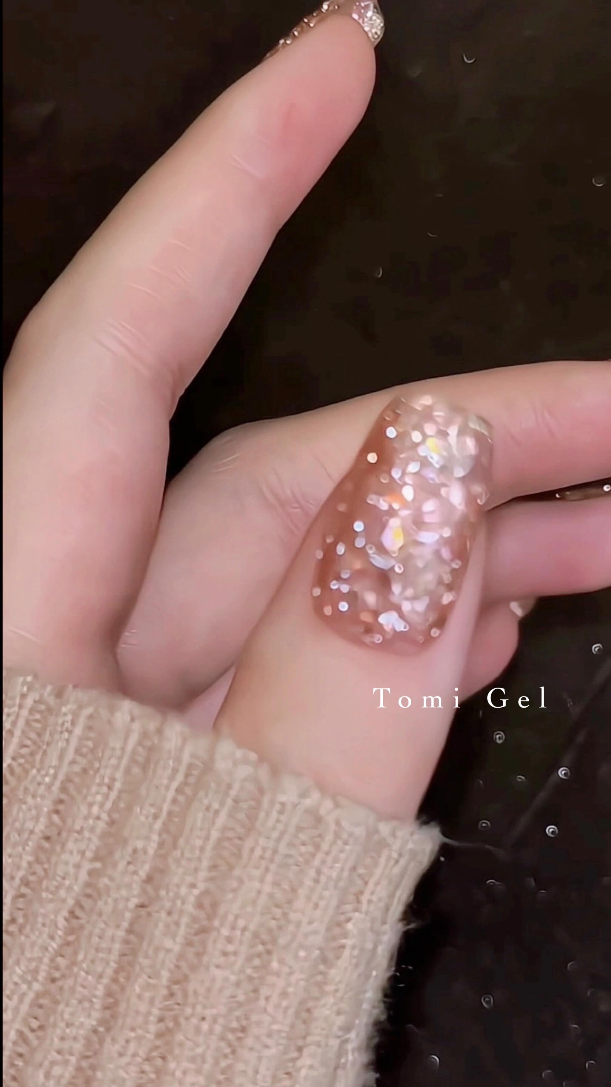 #グリッターネイル,#フラッシュネイル,#キラキラネイル,#夏ネイル,#大人可愛いネイル,#宝石ネイル,#ワンカラーネイル,#大人可愛いネイル,#川口ネイルのネイルデザイン