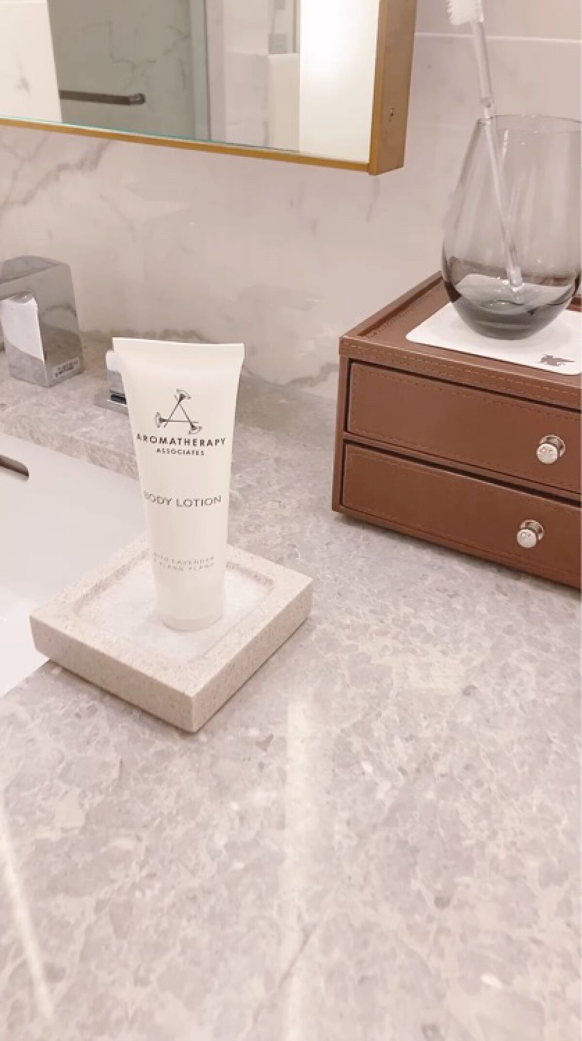 バランス ボディローション/アロマセラピーアソシエイツ/ボディローションの動画クチコミ1つ目