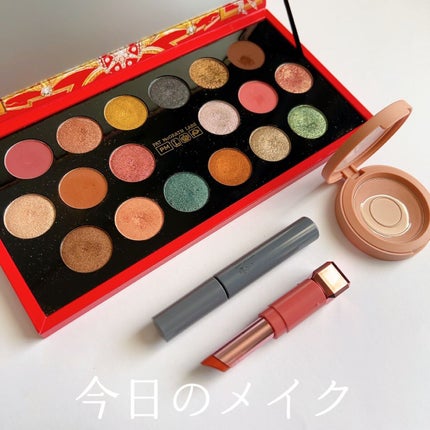 MTHRSHP MEGA: Celestial Odyssey/PAT McGRATH LABS/アイシャドウパレットの人気ショート動画