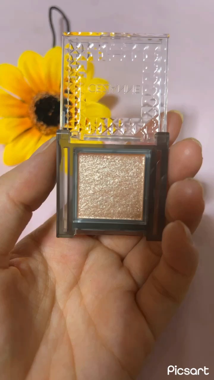 シングルシャイニーアイシャドウ/CEZANNE/アイシャドウを使ったクチコミ（1枚目）