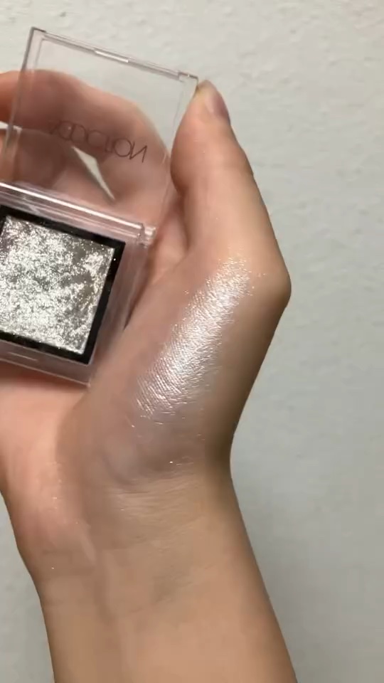 アディクション ザ アイシャドウ スパークル/ADDICTION/単色アイシャドウの人気ショート動画