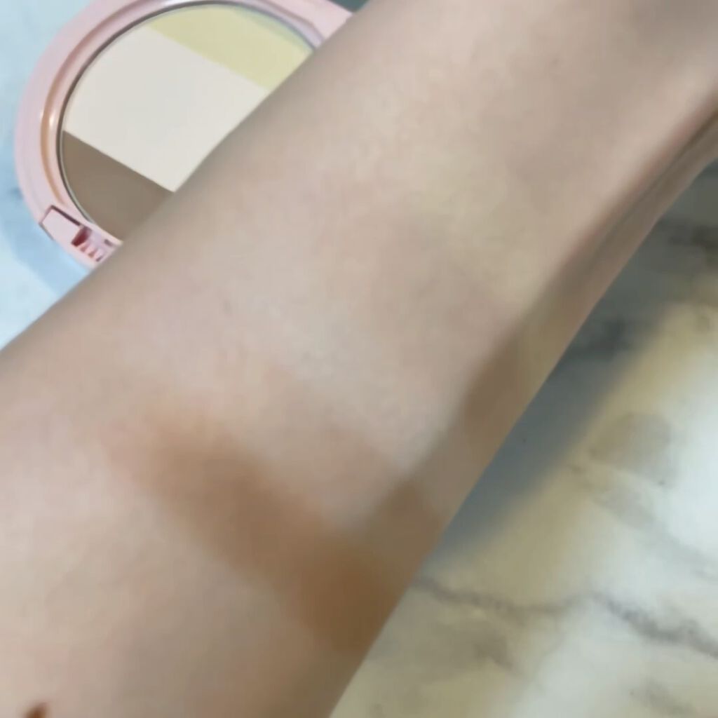 おでかけUVパウダー/WHOMEE/プレストパウダーの動画クチコミ3つ目