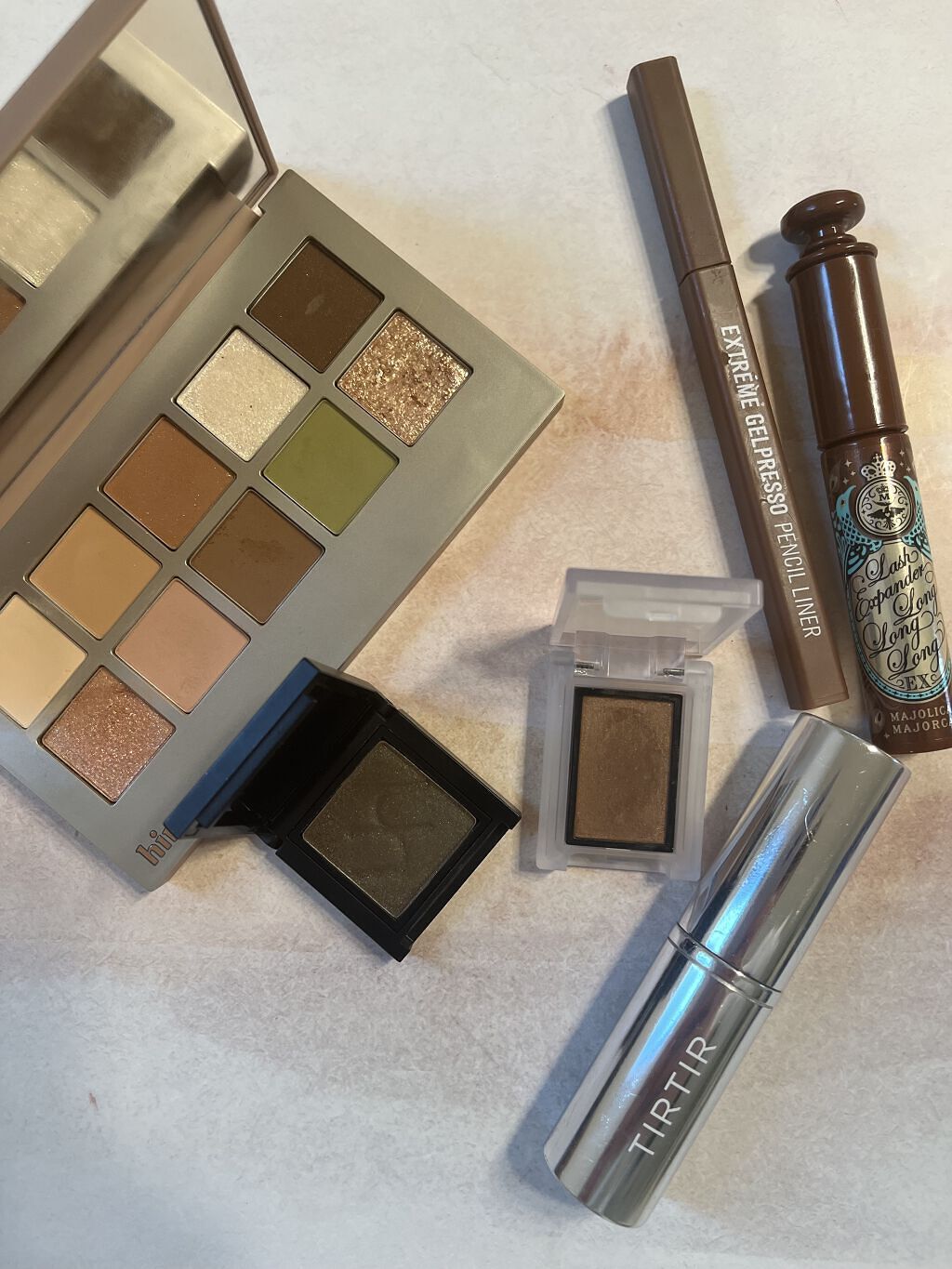 セルヴォーク ヴォランタリー アイズ/Celvoke/単色アイシャドウの人気ショート動画