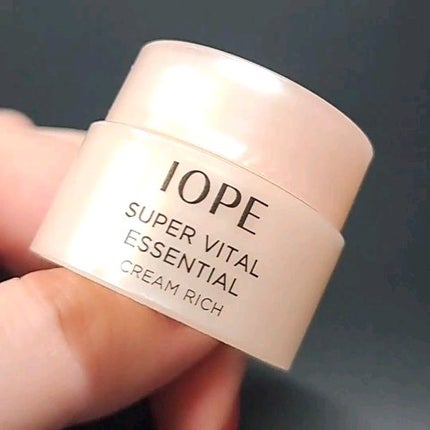 スーパーバイタル エッセンシャルクリーム/IOPE/フェイスクリームの人気ショート動画