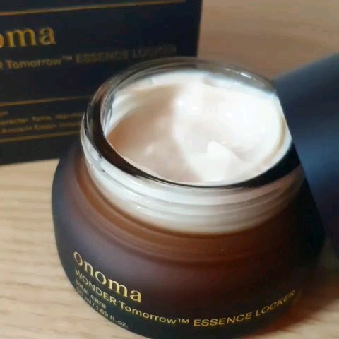 ワンダートゥモローエッセンスロッカー/onoma/フェイスクリームの動画クチコミ3つ目