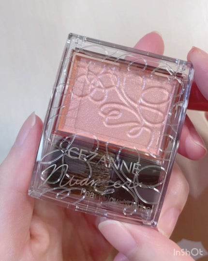 パールグロウニュアンサー/CEZANNE/パウダーハイライトを使ったクチコミ(4枚目)