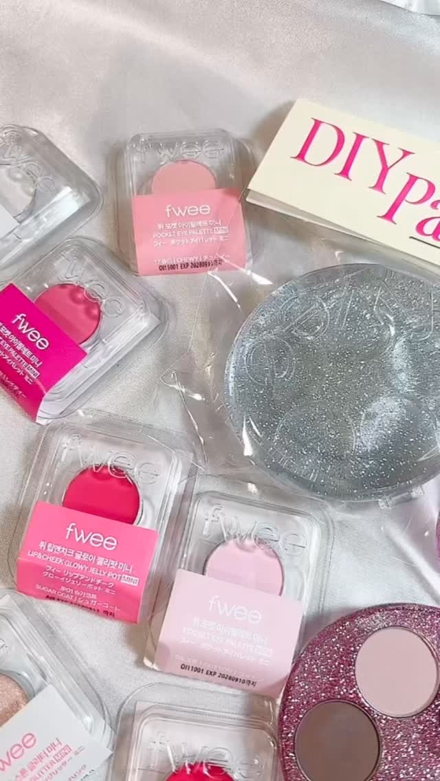 SNSで大バズリ確定⁉️

fweeからやばいの出た‼️11/22発売✨
自分だけの特別な My Pick fwee パレット🥹

本気の捨て色なし‼️自分の好き、パソカでDIY❕

38色のカラーとアイシャドウ、ハイライト、チーク様々な