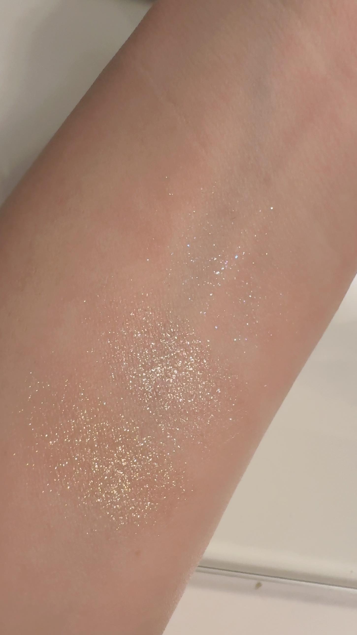 アイジュエルデュー/JILL STUART/ジェル・クリームアイシャドウの人気ショート動画