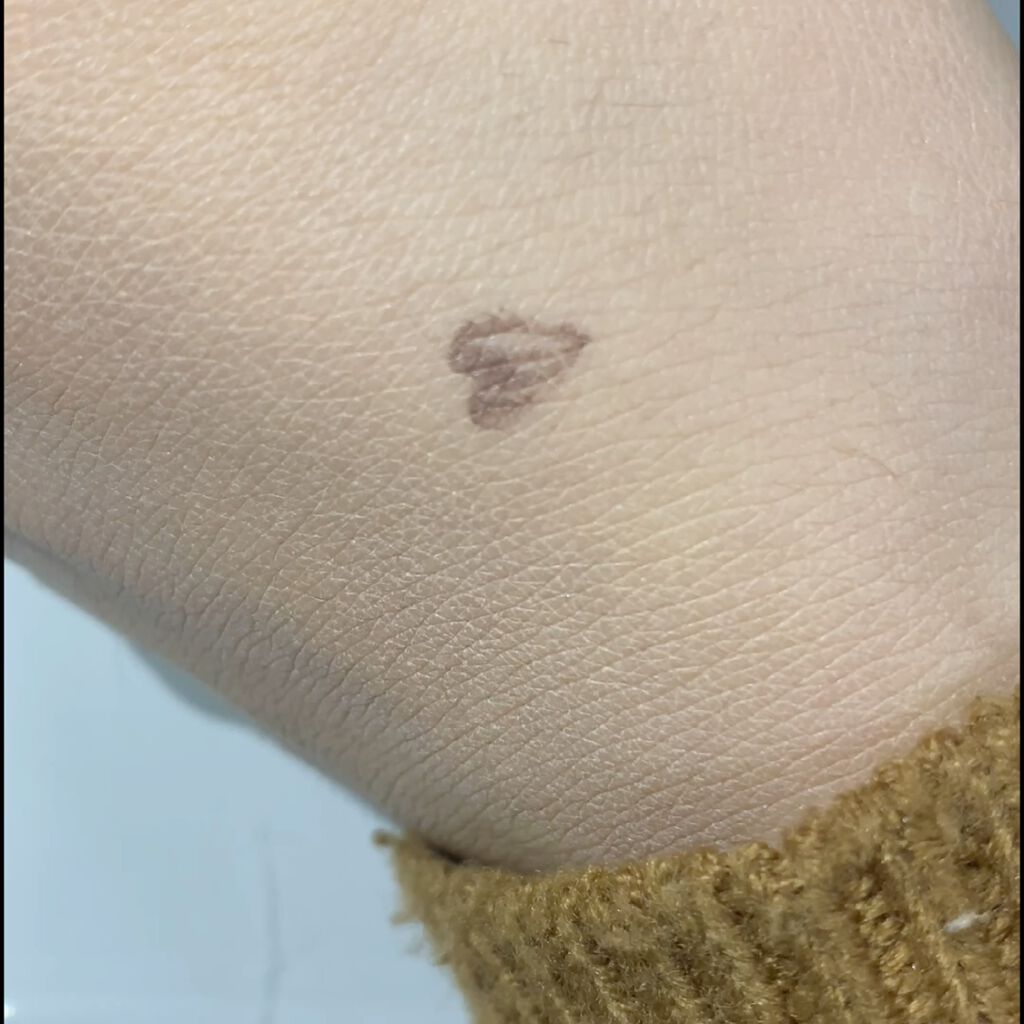 メイクスポンジ 厚手 ダイヤ型/DAISO/パフ・スポンジの動画クチコミ2つ目