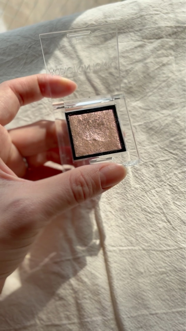 アディクション ザ アイシャドウ スパークル/ADDICTION/単色アイシャドウを使ったクチコミ（3枚目）