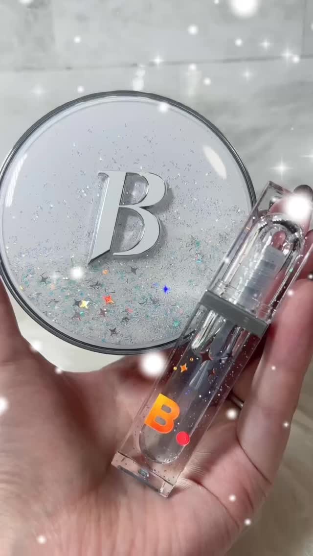 @Banilaco_Japan 

Qoo10限定の【ホリデーエディション】❄️🤍

バニラコがとんでもなくかわいい
限定を出してるーーー😭♡

かわいいだけじゃなく、ファンも多い
クッションとプランパーリップ🙂‍↕️
使い心地はその