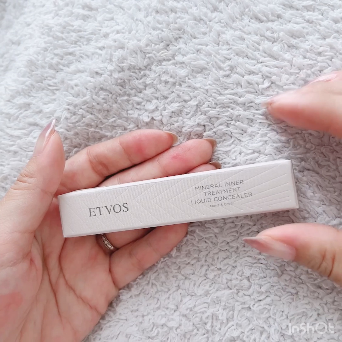 ミネラルリフレクティングスキンパウダー/エトヴォス/ルースパウダーの動画クチコミ4つ目