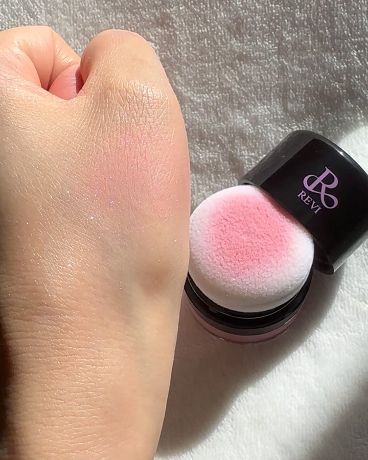 CY チーク/ルヴィ/パウダーチークの動画クチコミ1つ目