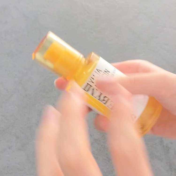 ユズナイアシンアンチブレミッシュセラム/SOME BY MI/美容液の動画クチコミ4つ目