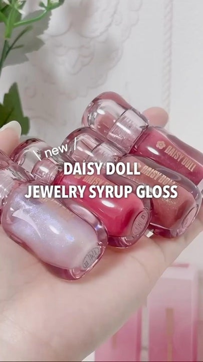 ジュエリー シロップ グロス/DAISY DOLL by MARY QUANT/リップグロスの動画クチコミ4つ目