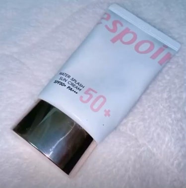 espoir ウォータースプラッシュサンクリーム

SPF50+ PA+++と優秀ながら
日焼け止め特有のキシキシ感が無く、
ツヤ肌が綺麗すぎるこちらの日焼け止め。

韓国で大人気の商品で、私はqoo1