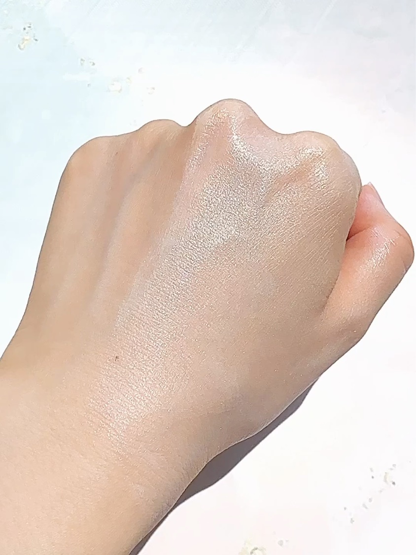 スーパーモイスチャーUVライトアップエッセンス/スキンアクア/日焼け止めローションの動画クチコミ4つ目