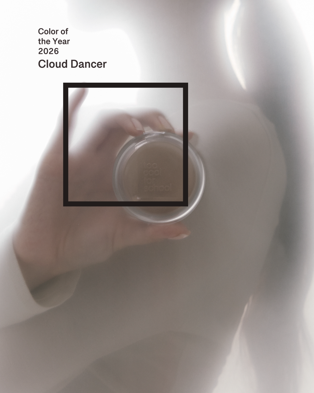 2026年のカラー 「𝙲𝚕𝚘𝚞𝚍 𝙳𝚊𝚗𝚌𝚎𝚛」

空気を含んだような、
やわらかなホワイトニュートラルカラー。

toocoolforschoolにも
このようなやさしく穏やかなカラーのアイテムがあること、
ご存じで