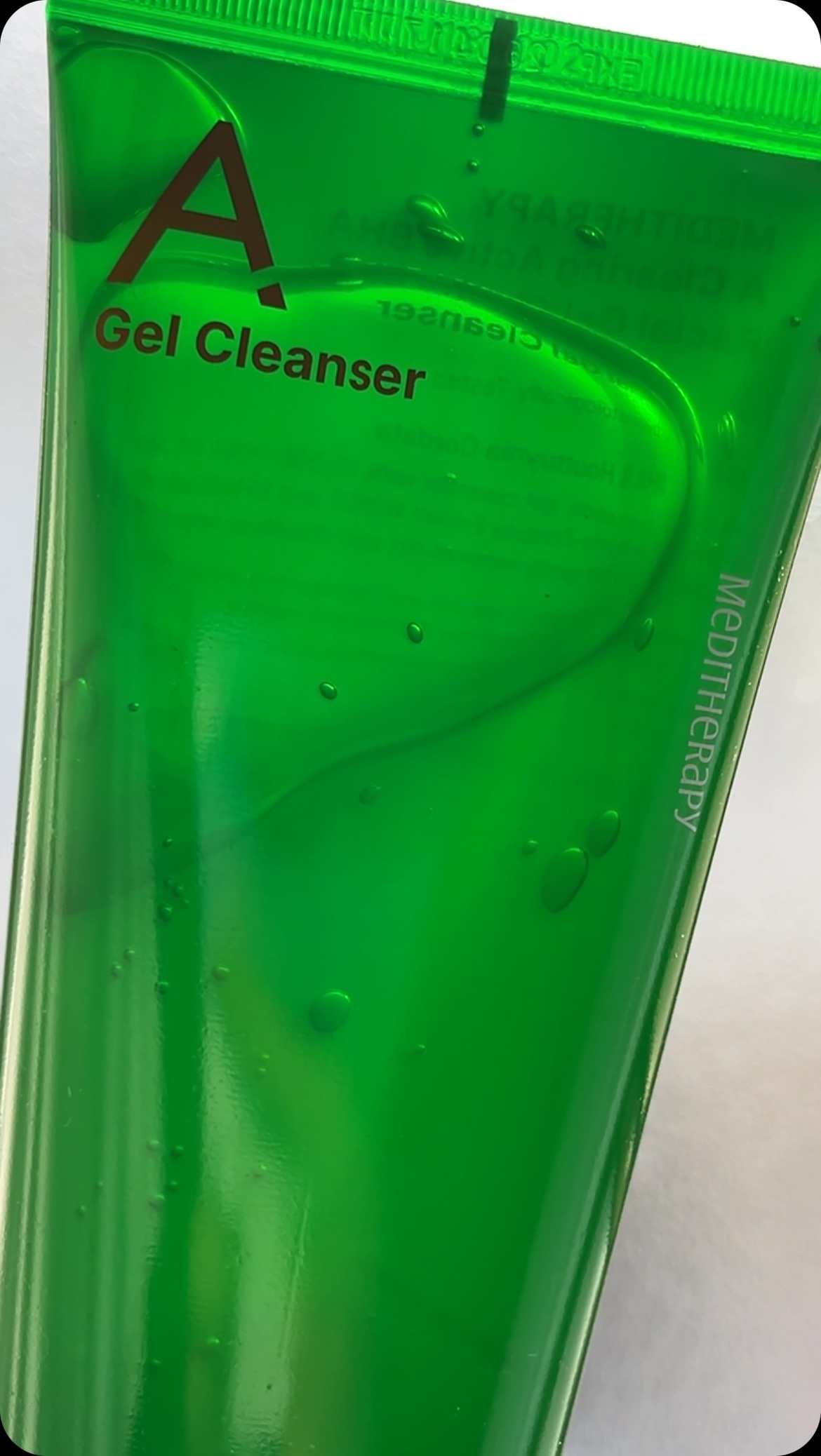 エイクリアリングアクティブBHAフェイシャルジェルクレンザー/MEDITHERAPY/洗顔フォームの動画クチコミ1つ目