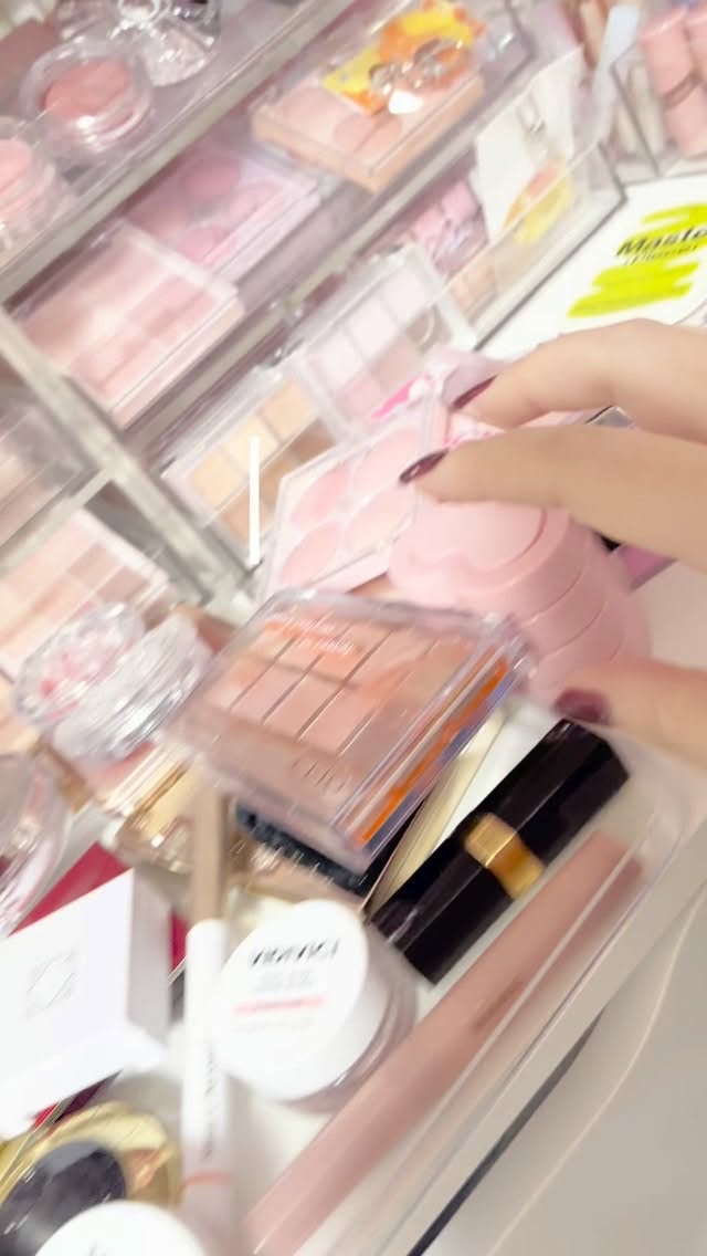 ワンバイジェニュインマグネティックアイシャドウ ４色パレット/Tooq/アイシャドウパレットの動画クチコミ2つ目