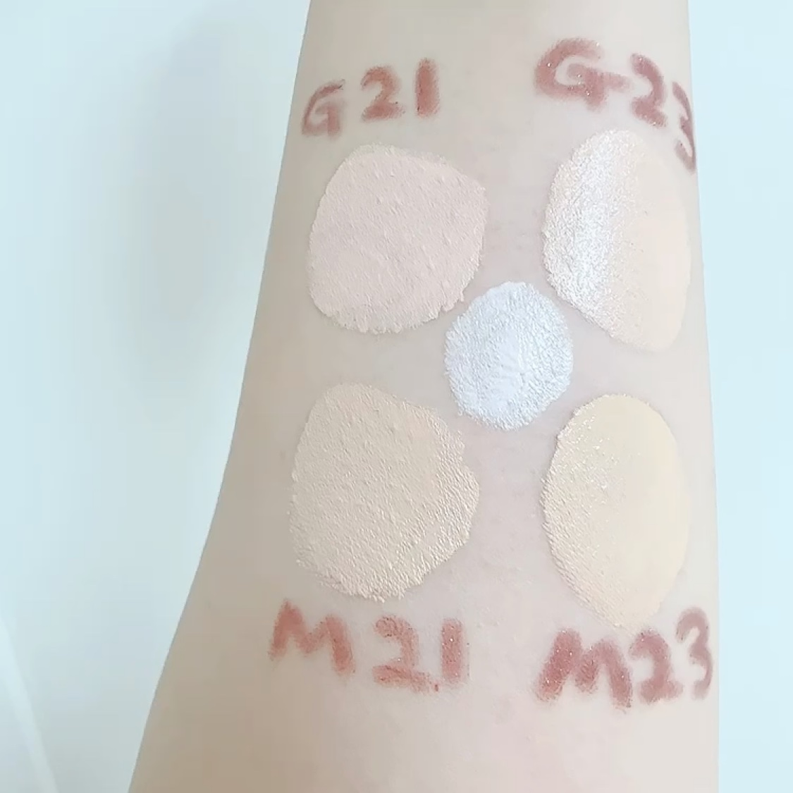 プレインベルベットマットクッション/MAD PEACH/クッションファンデーションの動画クチコミ3つ目