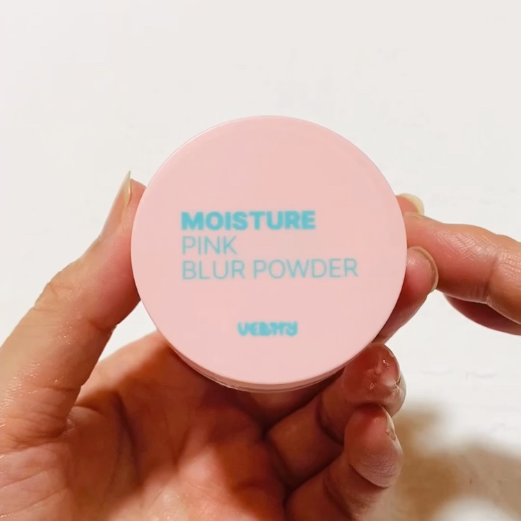モイスチャーピンクブラーパウダー/Vertty/ルースパウダーを使ったクチコミ（3枚目）