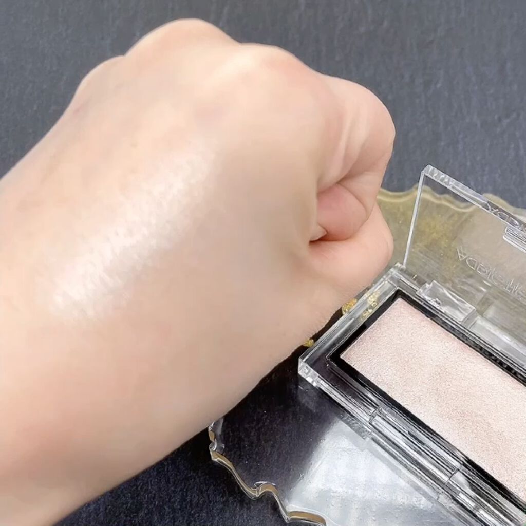 アディクション ザ ブラッシュ ニュアンサー 001N Beyond Light/ADDICTION/パウダーチークを使ったクチコミ（3枚目）