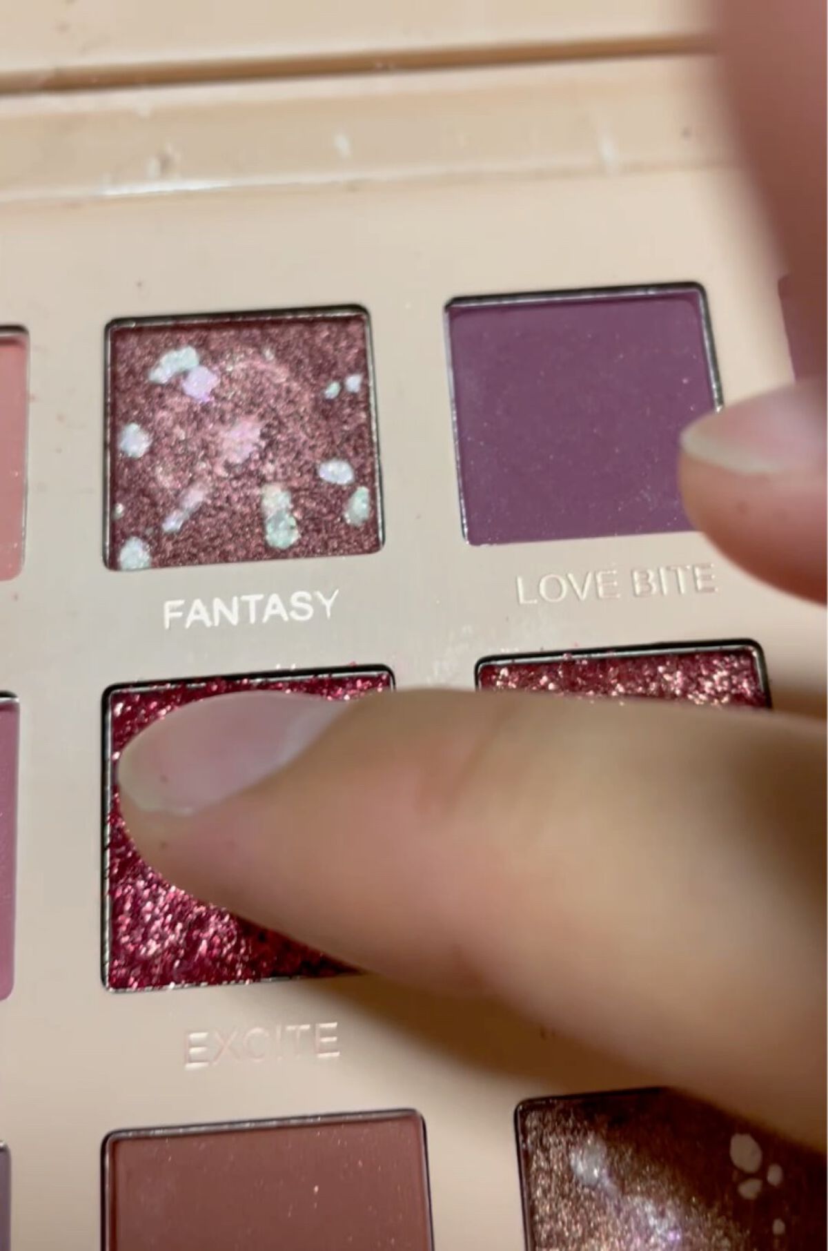 novo CINDELLA/NOVO/アイシャドウパレットの動画クチコミ1つ目