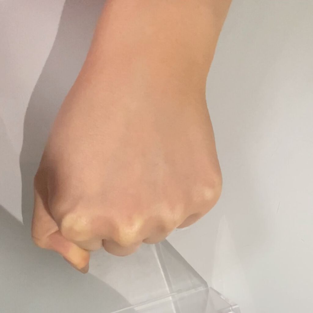 ナチュラル パーフェクション ダブル シールド サンスティック/AHC/日焼け止めスティックの動画クチコミ2つ目